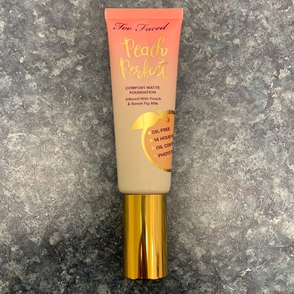 Too Faced Peach Perfect Matte Foundation - Picture 3 of 4